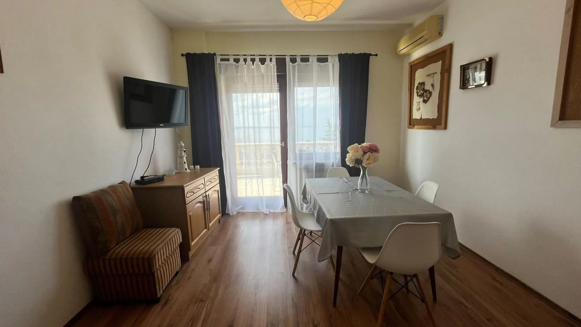 Apartment 77 With Pool And Beach 斯塔利格拉德-帕克利尼卡