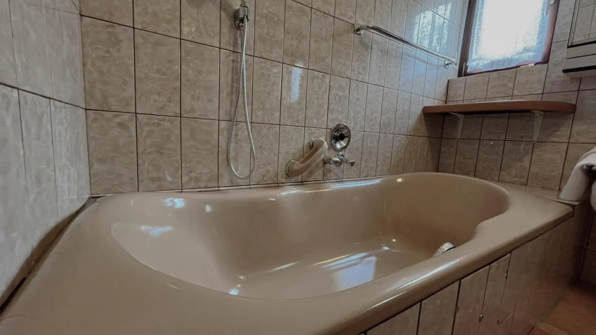 Apartment 77 With Pool And Beach 斯塔利格拉德-帕克利尼卡 0*,  克罗地亚